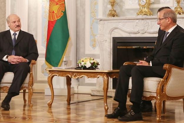 OPCW Director-General Ambassador Ahmet Üzümcü (right) and the President of the Republic of Belarus, H.E. Mr Aleksandr Lukashenko. Photo: Website of the President of Belarus