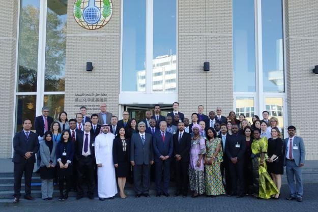 The Class of 2015 of the Associates Programme, the Director-General, the Deputy Director-General and OPCW staff.