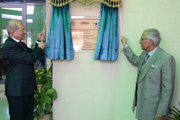 OPCW Director-General, Ambassador Ahmet Üzümcü (left), and Mr Tariq Fatemi, Special Assistant to the Prime Minister on Foreign Affairs, inaugurating the Regional CWC Assistance and Protection Centre in Islamabad, Pakistan