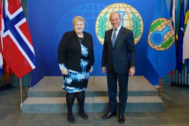 OPCW Director-General Ambassador Ahmet Üzümcü with the Prime Minister of the Kingdom of Norway, H.E. Mrs Erna Solberg