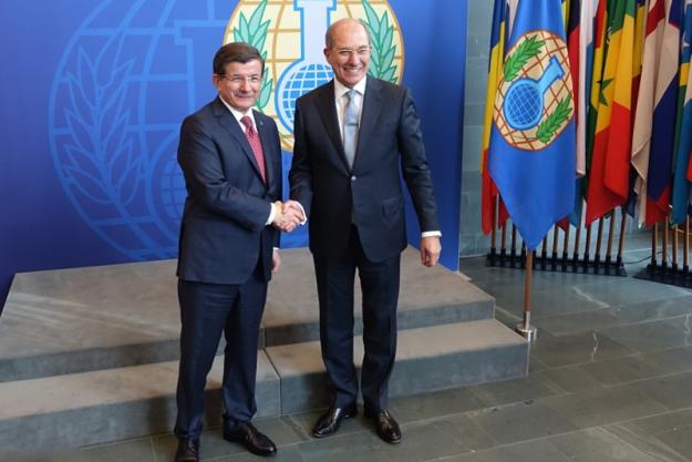 The Prime Minister of the Republic of Turkey, H.E. Mr. Ahmet Davutoğlu, and OPCW Director-General, Ambassador Ahmet Üzümcü.The delegation of the Republic of Turkey, members of OPCW staff, Prime Minister Ahmet Davutoğlu, and OPCW Director-General, Ambassador Ahmet Üzümcü.The delegation of the Republic of Turkey, Prime Minister H.E. Mr. Ahmet Davutoğlu, and OPCW Director-General, Ambassador Ahmet Üzümcü.