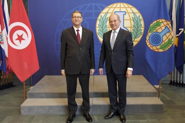 The Prime Minister of the Republic of Tunisia, Mr. Habib Essid (right), and OPCW Director-General Ahmet Üzümcü at the OPCW.