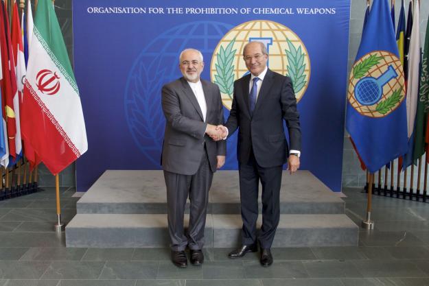The Minister of Foreign Affairs of the Islamic Republic of Iran, H.E. Mr. Mohammad Javad Zarif (left) and OPCW Director-General Ahmet Üzümcü.