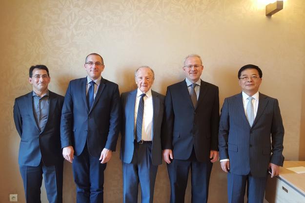 From left to right: Dr Jonathan Forman (OPCW Science Policy Adviser and Secretary to the SAB), Dr Augustin Baulig, SAB member from France, Professor Matthew Meselson, Harvard University, Dr Christopher Timperley, SAB Chair from UK, Mr Cheng Tang, SAB Vice Chair from China.