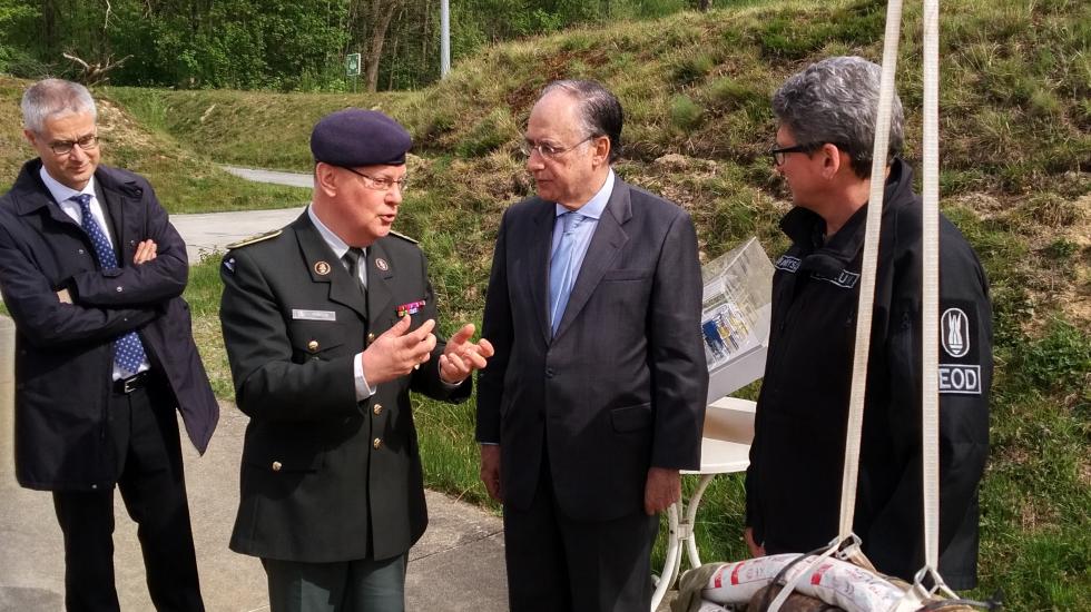Director-General visits the demilitarisation plant at Poelkapelle