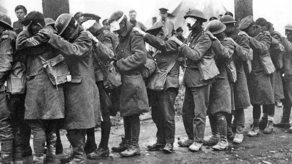 Британские солдаты, ослепленные ипритом (1918 год)