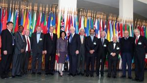 Left to right: Dr Gu Juesheng, Ambassador Abuelgasim Abdelwahid Sheikh Idris, Dr Claude Eon, Dr Ralf Trapp, Director-General Ahmet Üzümcü, Ambassador Noor Farida Ariffin, Ambassador Rolf Ekeus (Chairman), Ambassador Roberto Garcia Moritan, Ambassador Rakesh Sood, Dr Bunro Shiozawa, Ambassador Marcos Castrioto de Azambuja, Ambassador Sergey Batsanov, and Ambassador Eric Javits. 