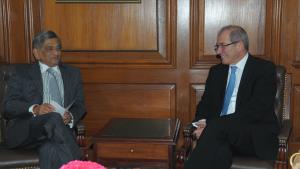 OPCW Director-General H.E. Mr A. Üzümcü (right) with the Minister for External Affairs, H.E. Mr S.M. Krishna 