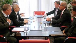 The Deputy Minister of Foreign Affairs of Canada, Mr Morris Rosenberg (left, sitting forward), met with the Director-General, Ambassador Ahmet Üzümcü, and other senior staff members.