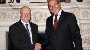 Foreign Office Minister Alistair Burt (left) meeting Ahmet Üzümcü, Director-General of the Organisation for the Prohibition of Chemical Weapons (OPCW) in London, 15 October 2012.