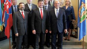 Above: The Deputy Prime Minister and Minister of Foreign and European Affairs of the Slovak Republic, H.E. Mr Miroslav Lajčák and OPCW Director-General Ahmet Üzümcü. Below: Mr Miroslav Lajčák and the Slovakian delegation with OPCW senior staff.