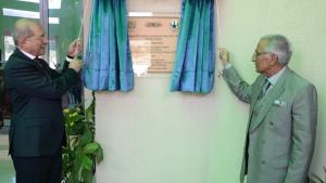 OPCW Director-General, Ambassador Ahmet Üzümcü (left), and Mr Tariq Fatemi, Special Assistant to the Prime Minister on Foreign Affairs, inaugurating the Regional CWC Assistance and Protection Centre in Islamabad, Pakistan