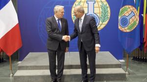 OPCW Director-General Ahmet Üzümcü (right) and the Minister of Foreign Affairs and International Development of France, H.E. Mr Jean-Marc Ayrault, on 21 November 2016.