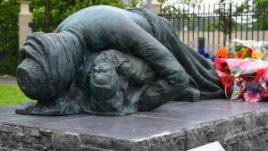 A monument in memory of the victims of a chemical weapons attack on the town of Halabja in March 1988.