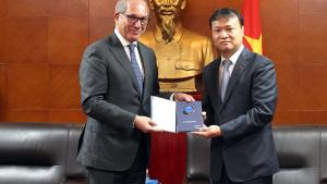 The OPCW Director-General, Ambassador Ahmet Üzümcü, meeting senior Vietnamese officials during a visit to Hanoi