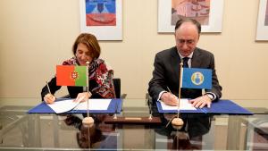 OPCW Director-General, H.E. Mr Fernando Arias, and the Permanent Representative of Portugal to the OPCW, H.E. Ambassador Rosa Batoréu