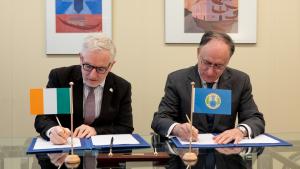 OPCW Director-General, H.E. Mr Fernando Arias, and the Permanent Representative of Ireland to the OPCW, H.E. Ambassador Kevin Kelly.