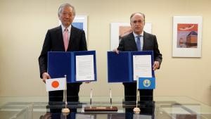 OPCW Director-General of the OPCW, H.E. Mr Fernando Arias, and the Permanent Representative of Japan to the OPCW, H.E. Ambassador Hidehisa Horinouchi