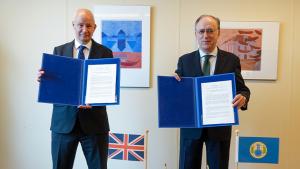 H.E. Ambassador Peter Wilson, Permanent Representative of the United Kingdom to the OPCW, and H.E. Mr Fernando Arias, Director-General of the OPCW