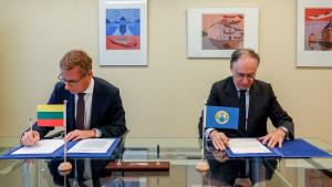 H.E. Ambassador Vidmantas Purlys, Permanent Representative of Lithuania to the OPCW and H.E. Mr Fernando Arias, OPCW Director-General