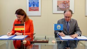 H.E. Mrs Gudrun Lingner, Ambassador Extraordinary and Plenipotentiary, and H.E. Mr Fernando Arias, Director-General of the OPCW