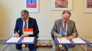 Permanent Representative of the Principality of Monaco to the OPCW, H.E. Mr Frédéric Labarrère, and OPCW Director-General, Ambassador Fernando Arias