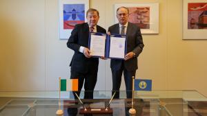 H.E. Mr Brendan Rogers, Permanent Representative of Ireland to the OPCW, and Ambassador Fernando Arias, OPCW Director-General