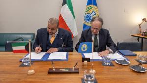 H.E. Sheikh Dr. Abdullah Mishal Al-Sabah, Undersecretary of the Ministry of Defence of the State of Kuwait, and Ambassador Fernando Arias, OPCW Director General