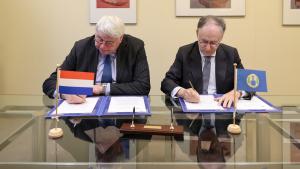 H.E. Mr Henk Cor van der Kwast, Permanent Representative of The Netherlands to the OPCW, and Ambassador Fernando Arias, OPCW Director-General