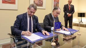 European Union Liaison Officer to The Hague, H.E. Ambassador Mika-Markus Leinonen, and Ambassador Fernando Arias, OPCW Director-General