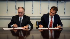 Ambassador Fernando Arias, OPCW Director General, meets with Mr Hamish Falconer MP, Parliamentary Under-Secretary of State