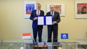 H.E. Mr Frédéric Labarrère, Permanent Representative of the Principality of Monaco to the OPCW, and Ambassador Fernando Arias, OPCW Director-General